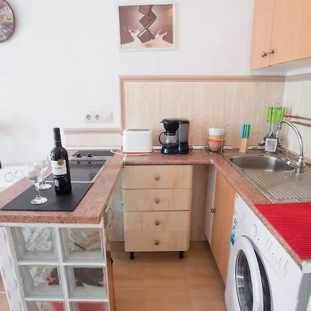 House In 101685 Готель